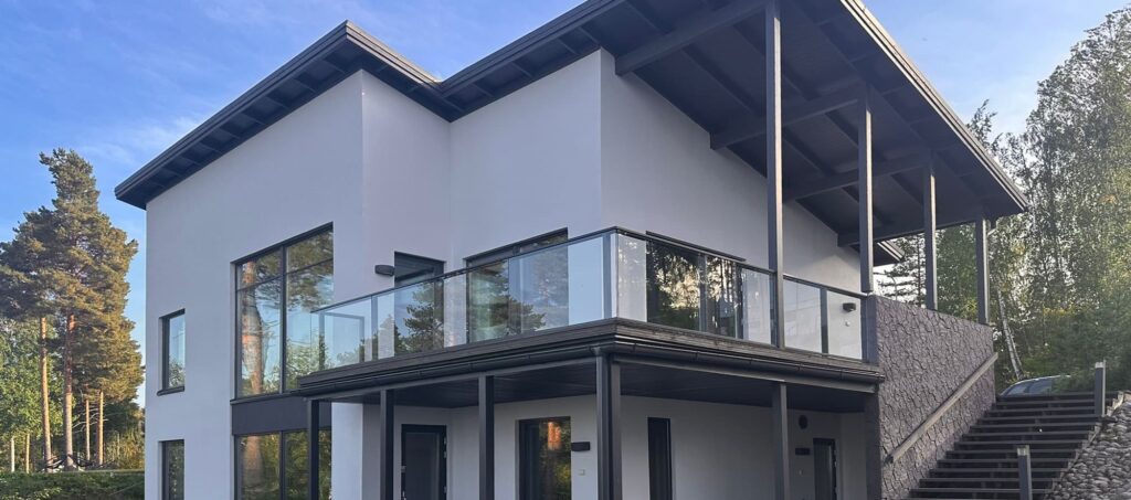 rapatun talon maalaus valkoiseksi